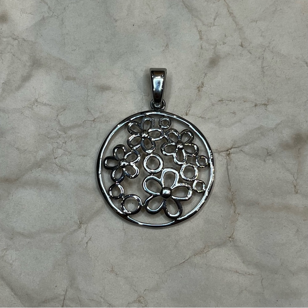 Flower Pendant Stainless Steel 🌸